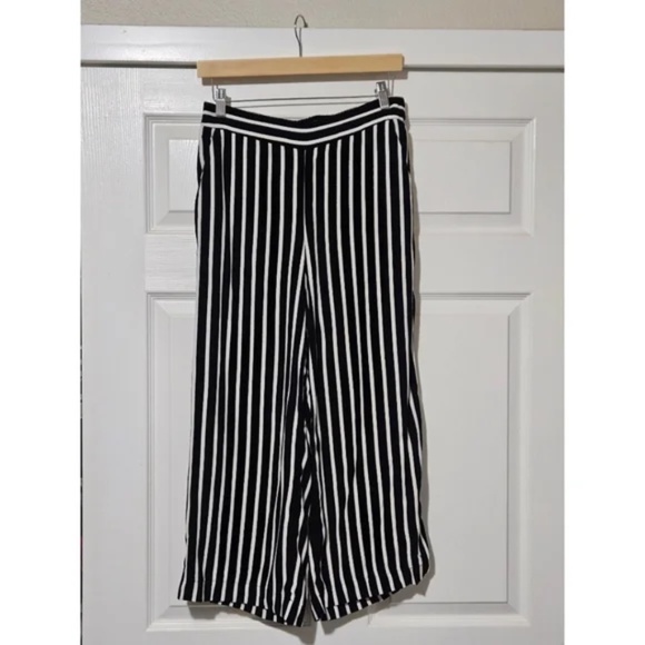 Loft Wide Leg Striped Cropped Pants - Picture 2 of 4